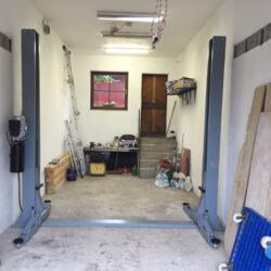 2 Säulen Hebebühne für Garagen - extra schmal